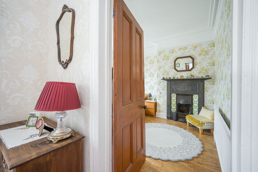 Bedroom- click for photo gallery